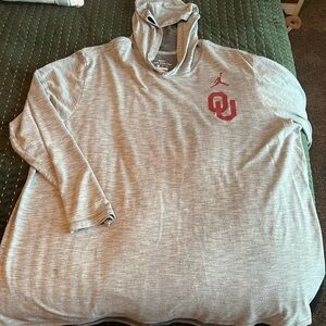 Nike Tee Dri-Fit Oklahoma Sooner hooded shirt